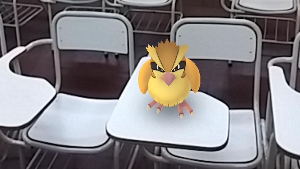 Un pókemon pidgey en el Aula 7 de la Facultad de Ciencias Económicas de la UNT